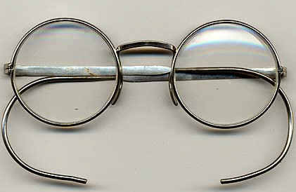 glasses.jpg (17746 bytes)